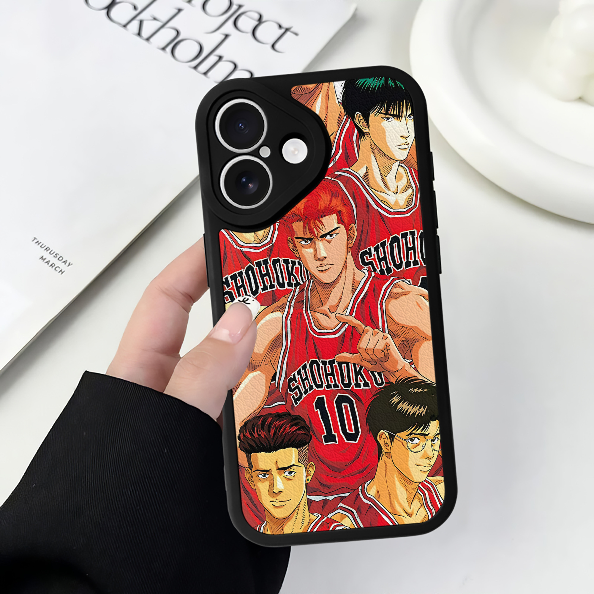 （画像用） SLAM DUNK／スラムダンク 【iPhone 16シリーズ対応】シリコンスマホケース（レザー調） 材質：シリコン